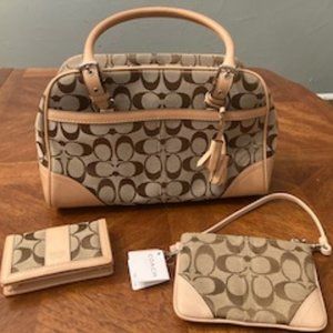 Coach Khaki Signature Hamptons Bag